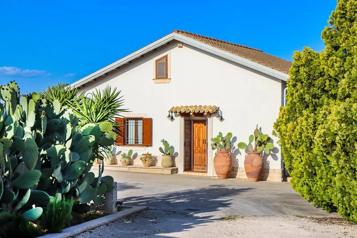 Villa Erika Piscina Privata Ispica Italië